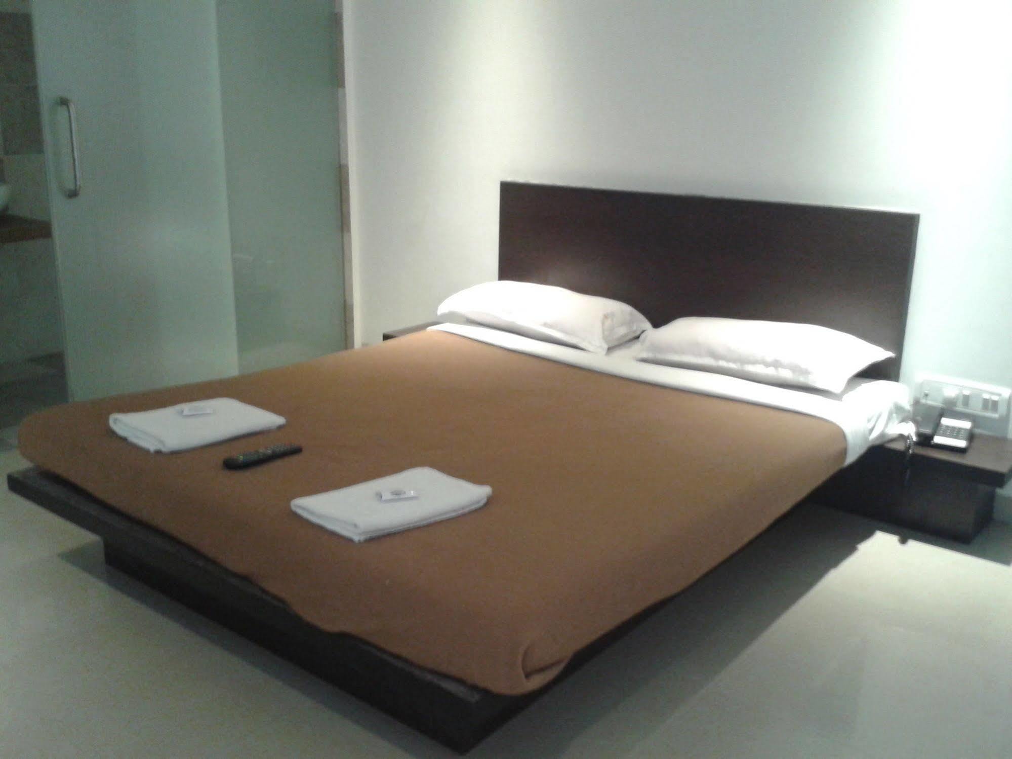 Silver Sands Beach Resort Daman Ngoại thất bức ảnh