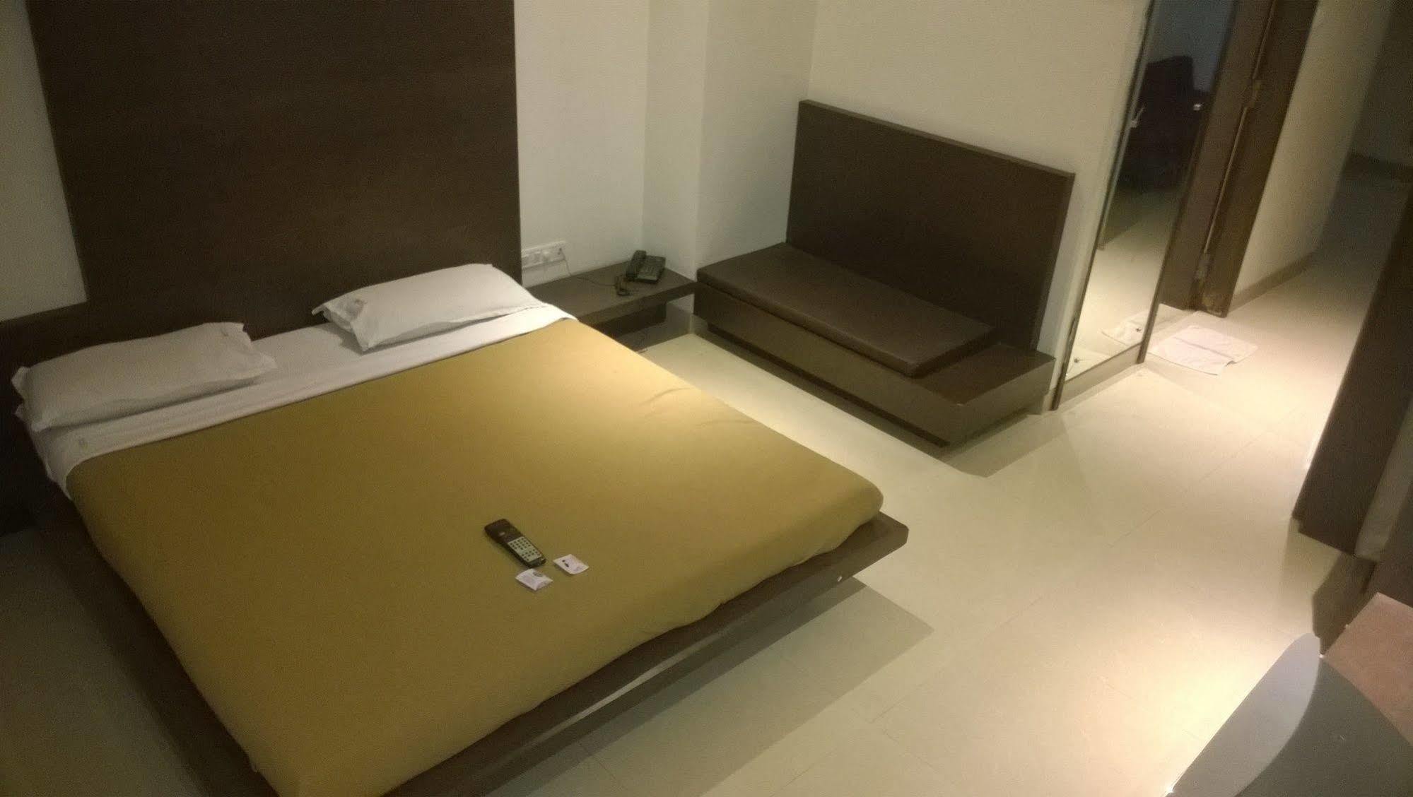 Silver Sands Beach Resort Daman Ngoại thất bức ảnh