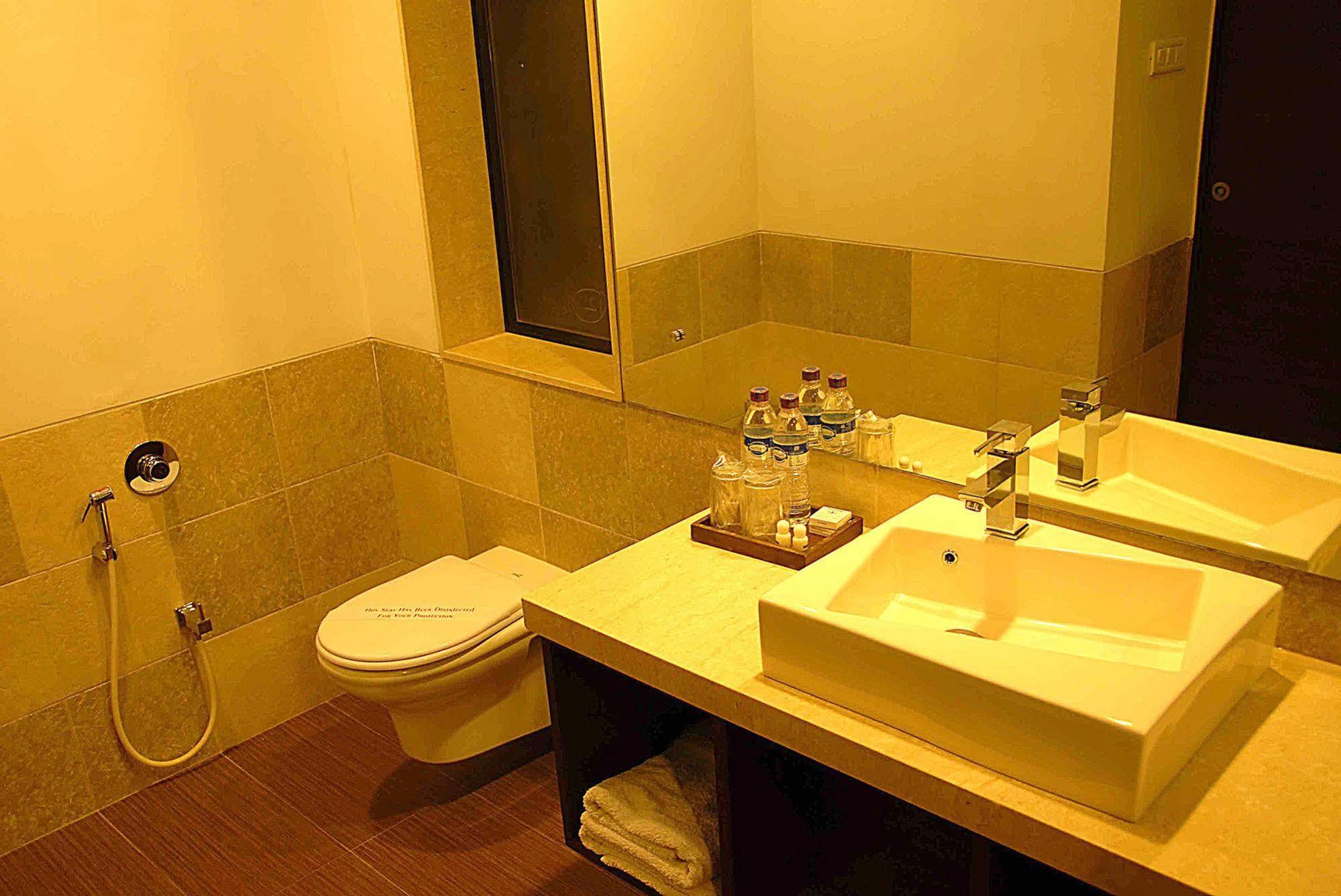 Silver Sands Beach Resort Daman Ngoại thất bức ảnh