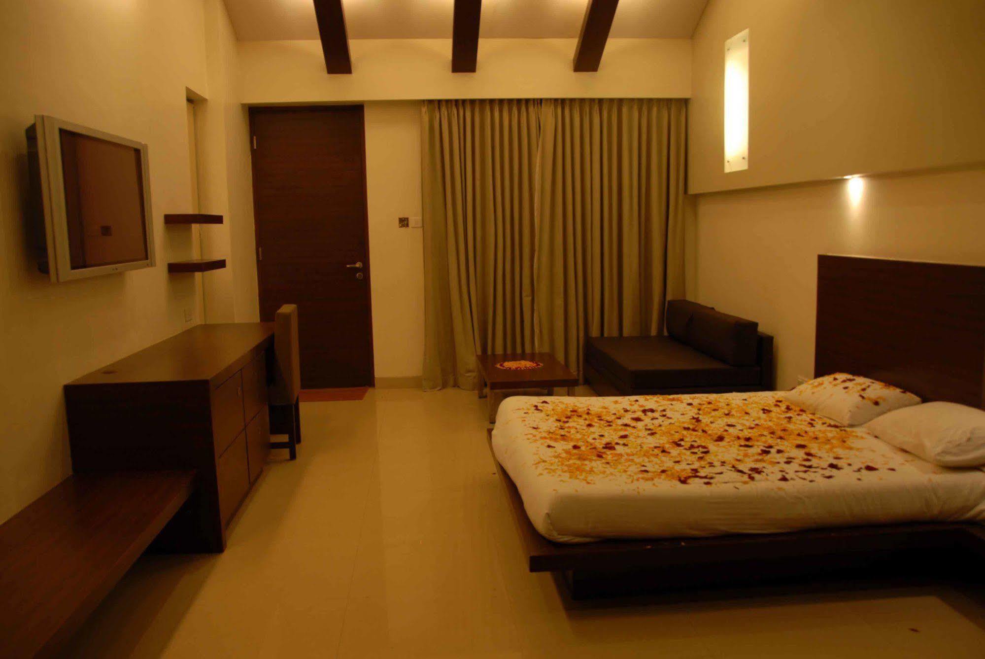 Silver Sands Beach Resort Daman Ngoại thất bức ảnh