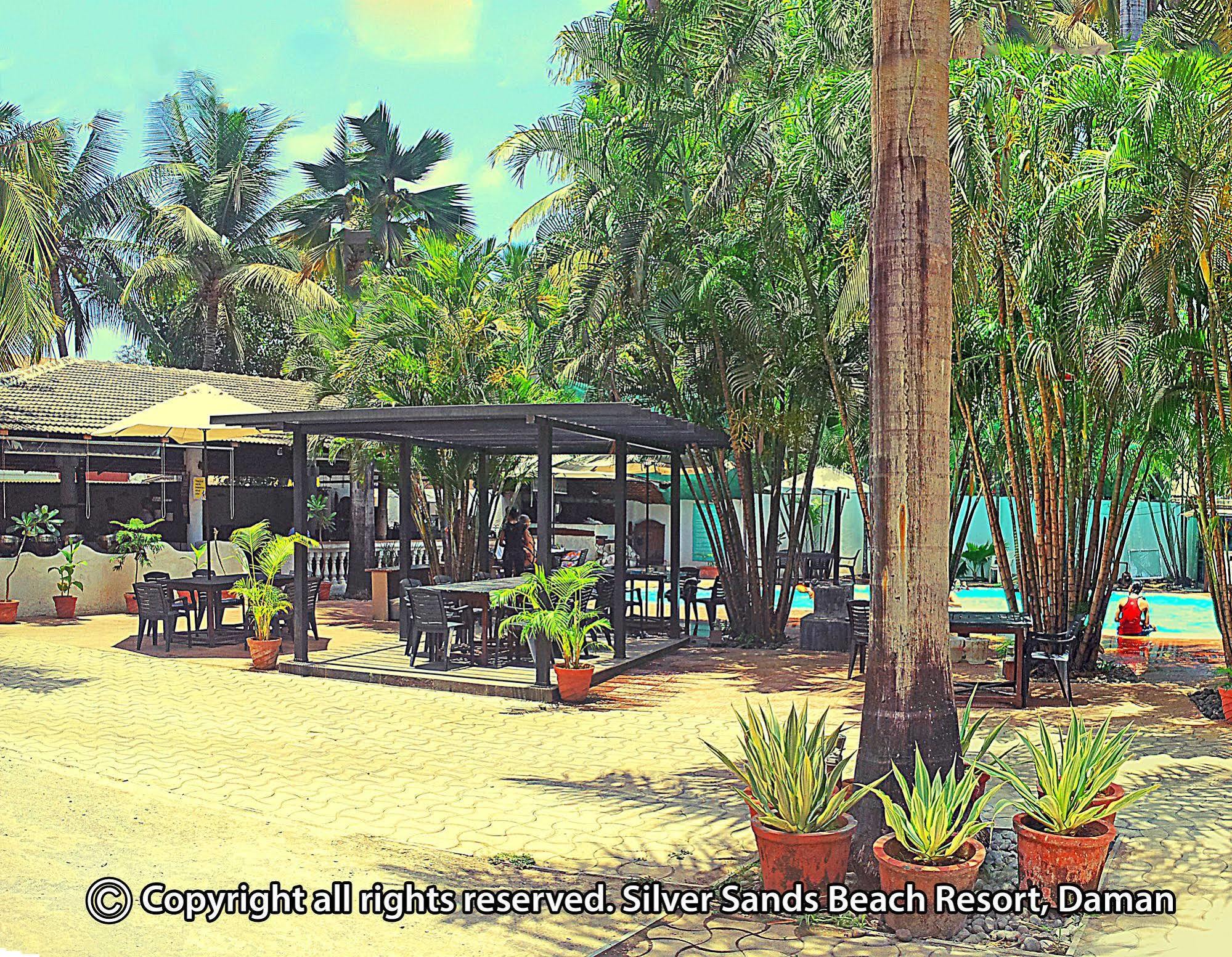 Silver Sands Beach Resort Daman Ngoại thất bức ảnh
